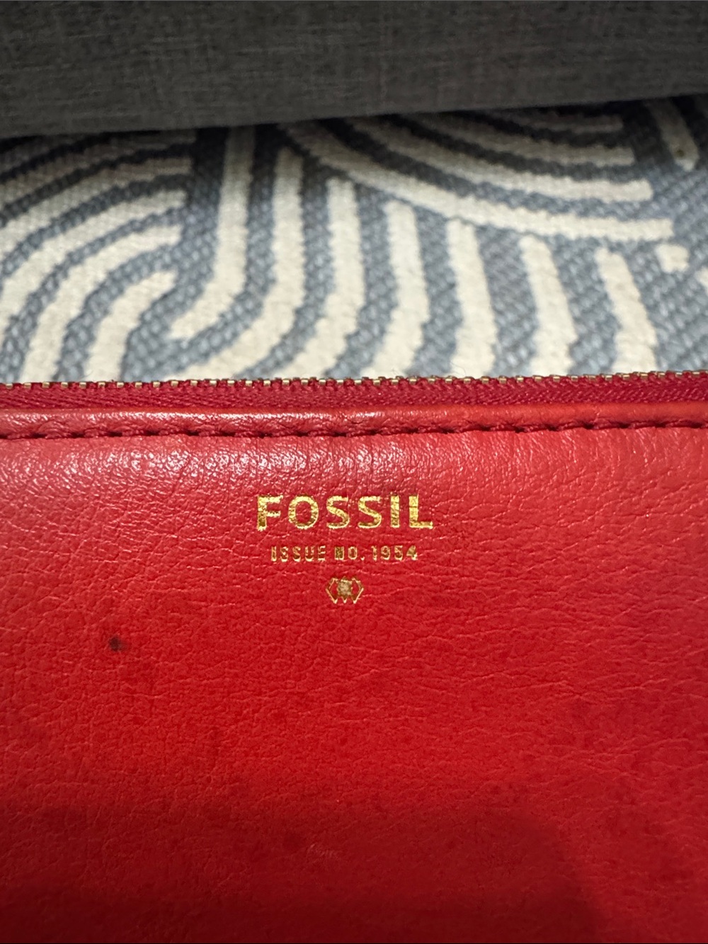 Fossil SL4268 Red Genuine Cowhide Leather Zip Around Wristlet Wallet - Picture 8 of 8